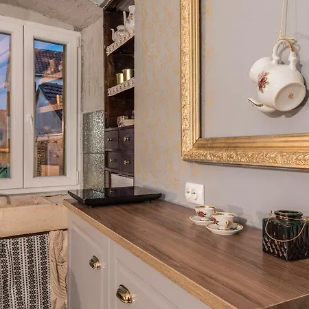 Apartman Livo Disno 12 *