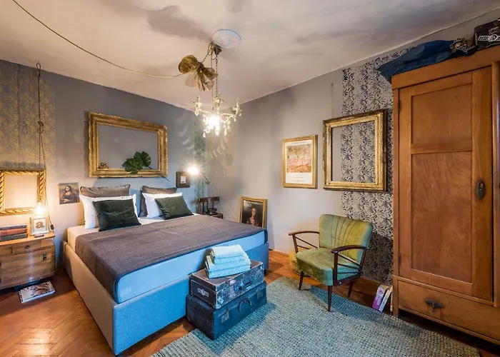 Apartment Livo Disno 12 *